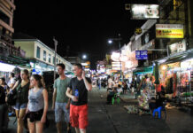 Khaosan, Chinatown Street Markets Permitted to Stay