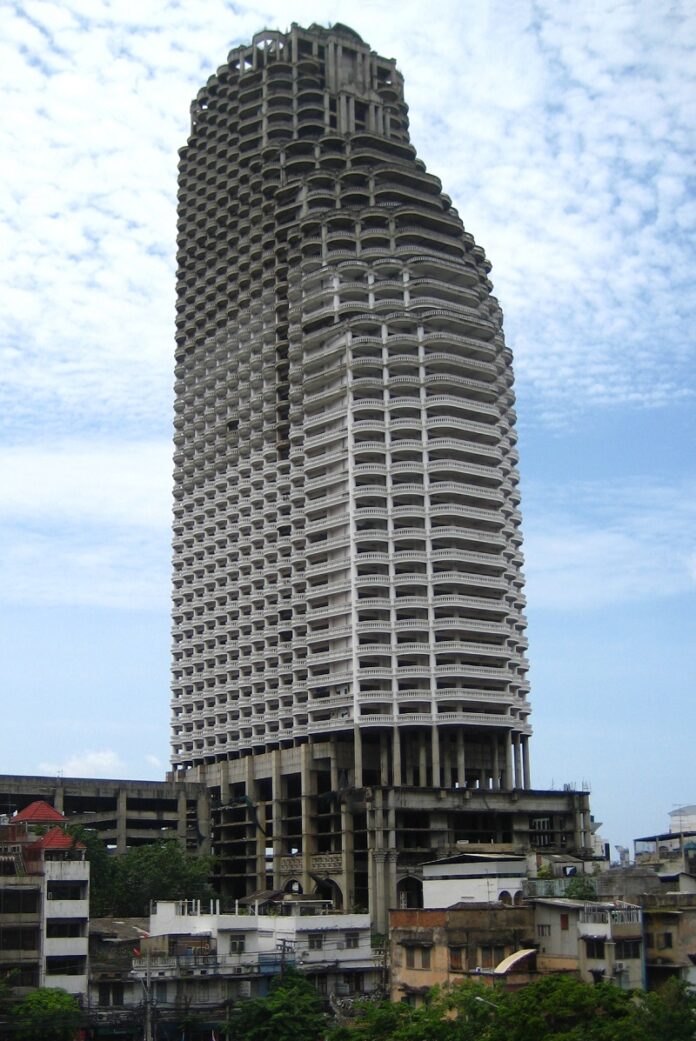 Sathorn's Unique Tower shown here in 2008. Photo: neajjean / Wikimedia Commons