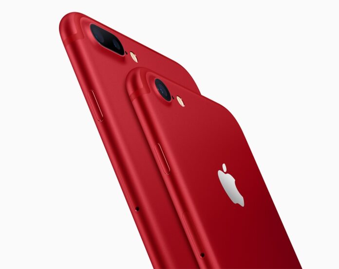 Apple customers can contribute to the Global Fund to fight AIDS with iPhone 7 and iPhone 7 Plus (PRODUCT) RED Special Edition. Photo: Apple
