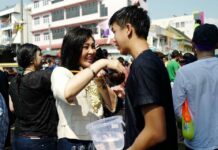 Wet and Wild Songkran Splashes Throughout Thailand (Photos)