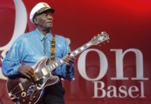 Fans Say Farewell to Rock ‘n’ Roll Legend Chuck Berry