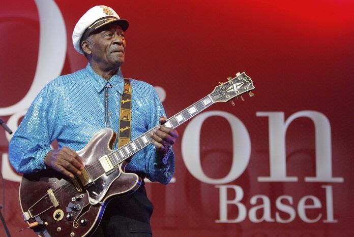 Legendary U.S. musician Chuck Berry performs on stage Nov. 13, 2007, at the Avo Session in Basel, Switzerland. Photo: Peter Klaunzer / Keystone