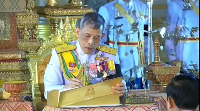 His Majesty the King signs Thailand’s 20th constitution Thursday at Ananda Samakhom Throne Hall.