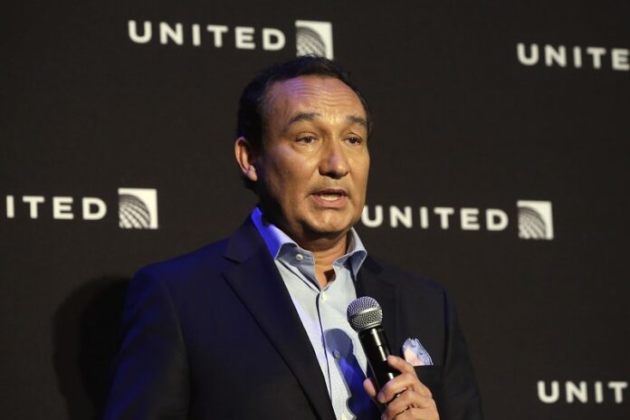 United Airlines CEO Oscar Munoz delivers remarks last June in New York. Photo: Richard Drew / Associated Press