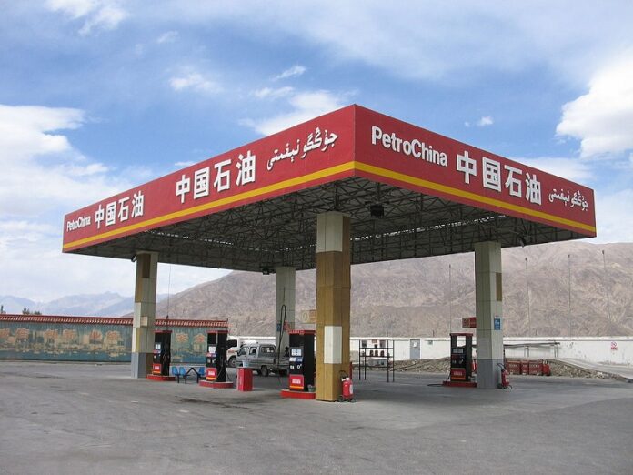 A PetroChina station in 2007 in Xinjiang, China. Photo: Otebig / Wikimedia Commons