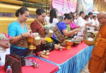 Buddhists Celebrate Visakha Bucha Around Thailand (Photos)