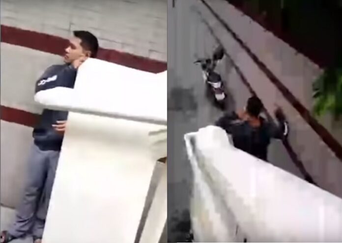 Thanyaphat Srinoppanan, 29, was caught exposing himself in a Facebook live broadcast Thursday morning by Maythawarin Narkngam.