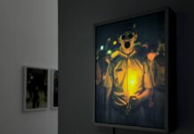 Soldiers Remove Artworks From Bangkok Gallery