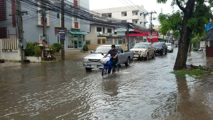 Heavy rains flood Khon Kaen city on Wednesday.