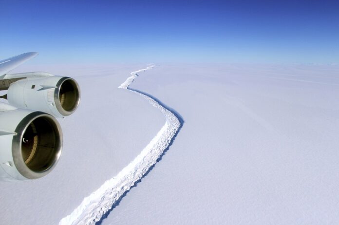 This Nov. 10, 2016 aerial photo released by NASA, shows a rift in the Antarctic Peninsula's Larsen C ice shelf. A vast iceberg with twice the volume of Lake Erie has broken off from a key floating ice shelf in Antarctica, scientists said Wednesday July 12, 2017 . Photo: John Sonntag / NASA via Associated Press