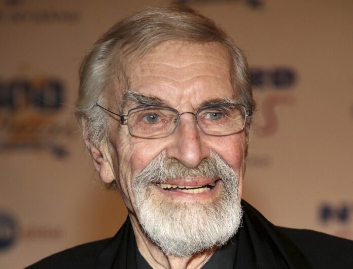Martin Landau arrives at the 24th Night of 100 Stars Oscars Viewing Gala in 2014 at The Beverly Hills Hotel in Beverly Hills, California. Photo: Annie I. Bang / Associated Press