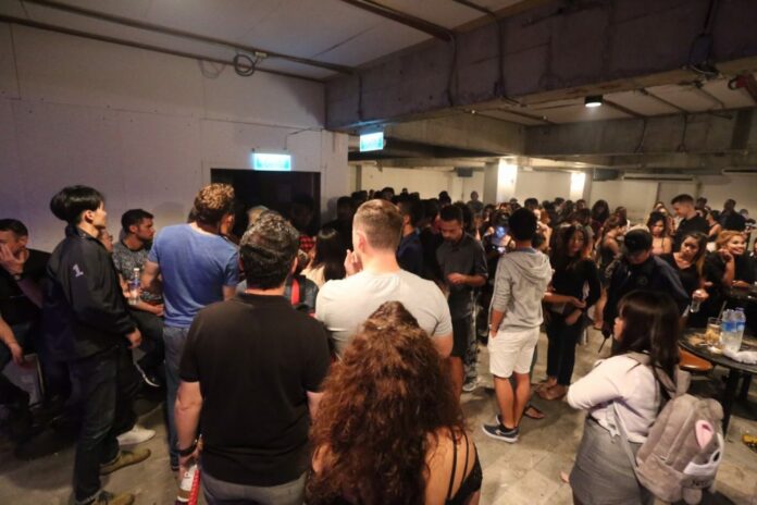 25 Test Positive for Drugs in Raid of Secret Bangkok Bar
