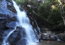 Flash Flood Shuts Down Chiang Mai Waterfall