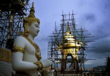 Grand Stage Rises for Late King Bhumibol’s Cremation