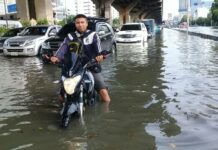 Heavy Rains Leave Bangkok Swimming in Floods