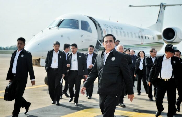 Prime Minister Prayuth Chan-ocha arrives Oct. 31, 2017, to Khon Kaen province with members of his cabinet to inspect flood damage.