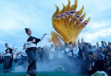 ‘Naga’ Belch Nearly 800 Fireballs Into Sky (Photos)
