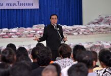 Prayuth Has No Time to Consider Lifting Politics Ban: Aide