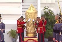 Mourners Witness ‘Royal Body Theft’ Ritual