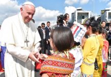 Pope Meeting Suu Kyi on Myanmar Refugee Crisis Amid Outcry