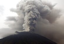 Flights Trickle From Bali After Airport Reopens