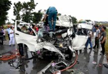 4 Tourists, 1 Guide Die in Ayutthaya Van Crash