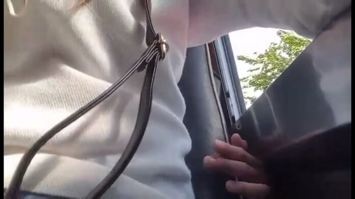 A screencap from the video posted by Apinop Kom Bootdeemee to Facebook