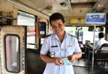 Bangkok Buses Get Welfare Card Readers