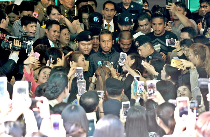 Toon Bodyslam Monday in Bangkok.