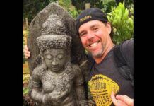 Florida Man Fights For Life After Chasing Thieving Monkey Jeff 'Swede' Swedenhjelm in the beloved baseball cap stolen by a monkey on Bali. / Nwfdailynews.com