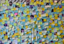 SHINee Fans Hold Memorial For K-Pop Star in Bangkok (Video)