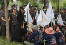 BKK – Khon Kaen Marchers to Sue Police