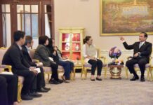 Prayuth Asks Press to Promote Govt’s Work