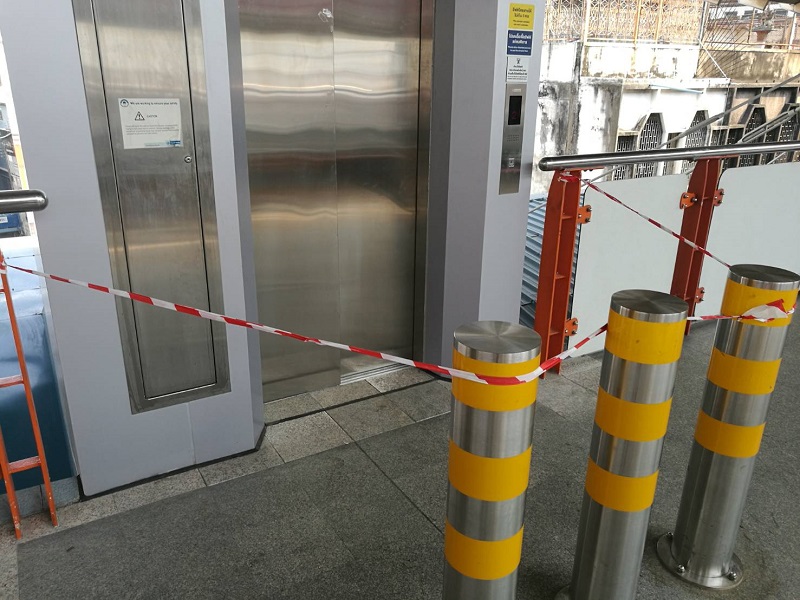 The elevator at BTS Saphan Khwai was cordoned off Tuesday.