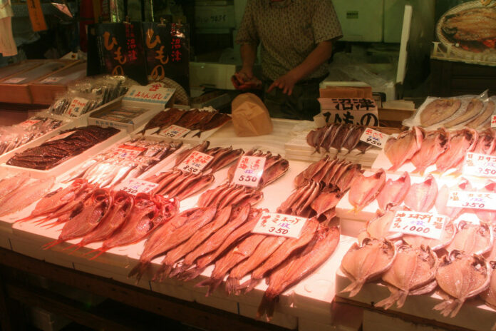 A file photo of flounder fish sold in Japan. Image: Ryan Lackey / Flickr