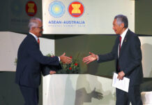 Australia’s Ex-PM Warns Jerusalem Move Would Worry Indonesia Australian Prime Minister Malcolm Turnbull, left, shakes hands with the Prime Minister of Singapore Lee Hsien Loong at the start of the Small-and-Medium sized Enterprises conference held in March during the one-off summit of 10-member Association of Southeast Asian Nations (ASEAN) on Friday in Sydney, Australia. Photo: Dave Gray / Associated Press