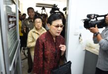 Aunties vs. Markets: Court Orders Closure