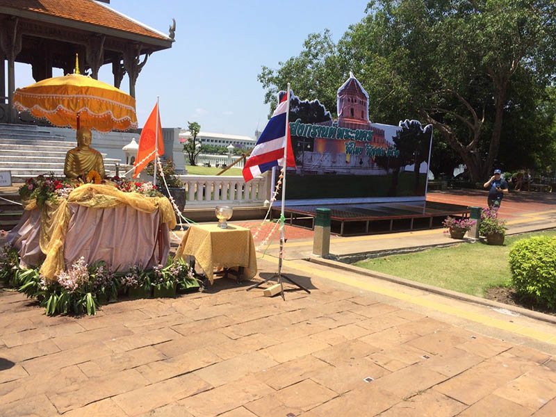 Suan Santichaiprakarn was virtually empty mid-day Saturday, the second day of Songkran. Traditional activities are being hosted there by City Hall.