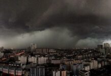 Thailand Enters Monsoon Season: Officials Heavy rains on April 27 over Bangkapi area. Photo: uglypink / Twitter