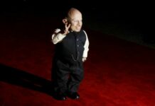Verne Troyer, Mini-Me from ‘Austin Powers’, 49 Arrives at the gala premiere of the film "The Imaginarium of Doctor Parnassus" at a cinema in London. Photo: Matt Dunham / Associated Press
