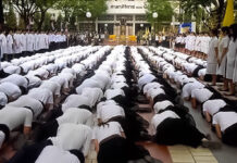 The Secret Suffering of Toxic Thai Med Schools New students of Siriraj’s medical school participate the 2012 welcome event. Photo: Matichon