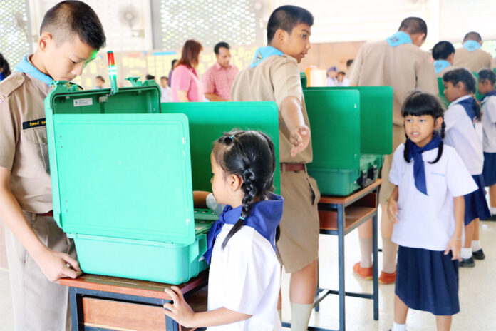 Kindergarteners in Krabi province participate in a Feb. 17 mock class election to learn about democracy and voting. A turnout of 96 percent was reported. Kindergarteners in Krabi province participate in a Feb. 17 mock class election to learn about democracy and voting. A turnout of 96 percent was reported.