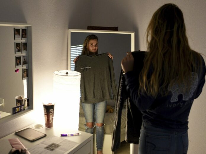 Lizzy Martinez, 17, at her home on April 5 in Bradenton, Florida. Photo: Tiffany Tompkins / Bradenton Herald