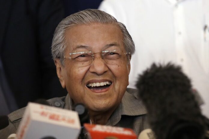 Mahathir Mohamad speaks at a news conference May 10 in Kuala Lumpur. Photo: Associated Press