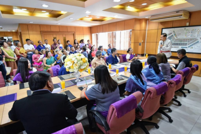 Tourism minister Weerasak Kowsurat addresses a meeting Monday in Bangkok. Photo: Matichon