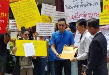 Vendors Petition Gov’t to Allow Foreigners to Work in Shopfronts