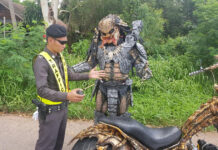 Mukdahan Cop Turns Alien Hunter Into Hunted
