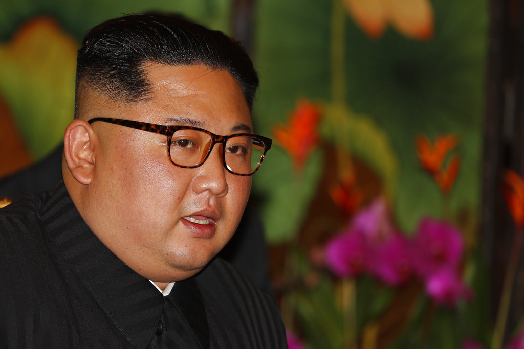 North Korean leader Kim Jong Un meets with Singapore's Prime Minister Lee Hsien Loong at the Istana or presidential palace on Sunday. Photo: Wong Maye-E / Associated Press
