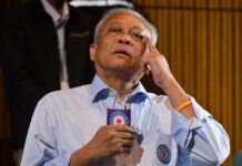 Wingnuts From the Right? Lefty Loonies? All Welcome in the Game of Votes Suthep Thaugsuban sheds tears June 3 at a Power of Thai People’s Nation Party assembly.