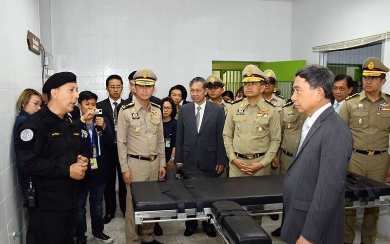 Justice minister Prajin Jantong visits the lethal injection chamber at Bang Kwang Prison on Dec. 30.